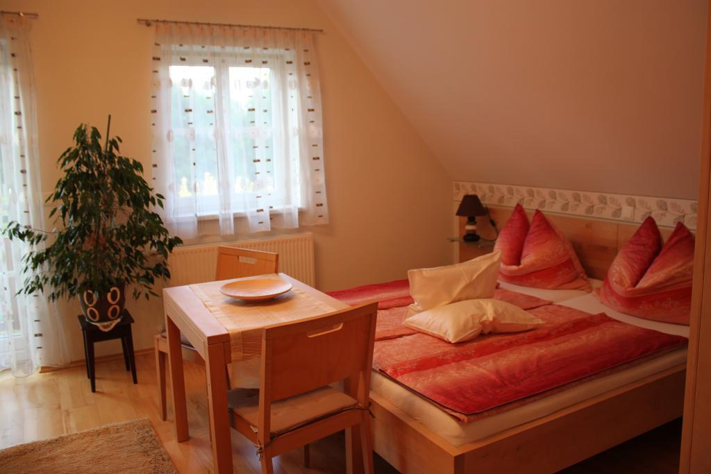 Buschenschank Orsl Wildbach Экстерьер фото